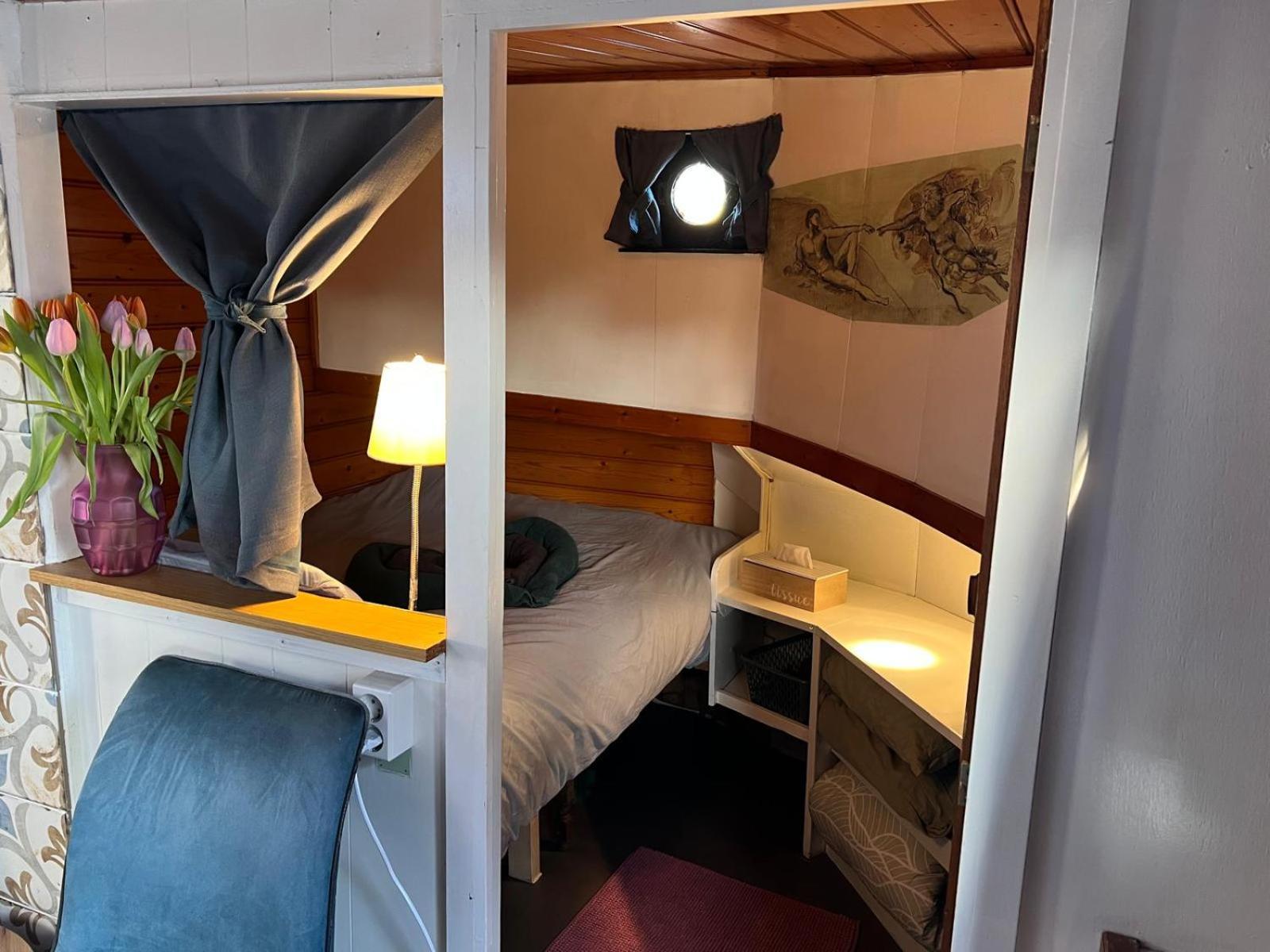 B&B Teddy "Prachtig Authentiek Woonschip Uit 1912, 15 Minuten Van Amsterdam" Wormer Экстерьер фото