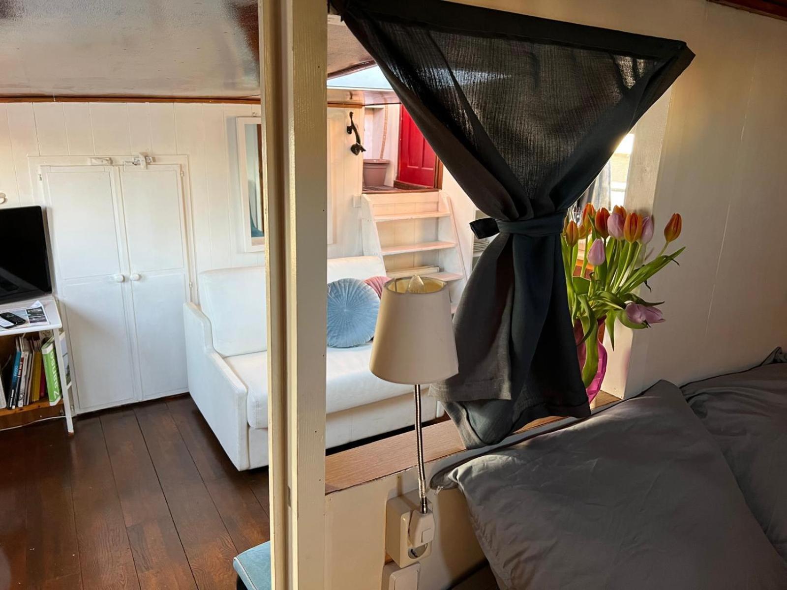 B&B Teddy "Prachtig Authentiek Woonschip Uit 1912, 15 Minuten Van Amsterdam" Wormer Экстерьер фото