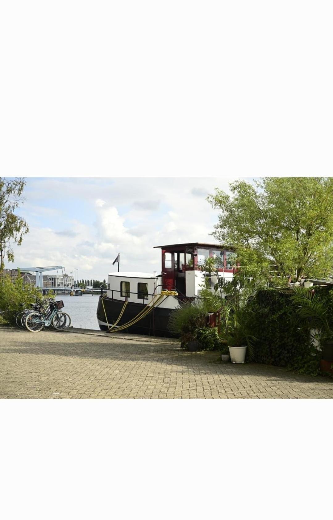 B&B Teddy "Prachtig Authentiek Woonschip Uit 1912, 15 Minuten Van Amsterdam" Wormer Экстерьер фото
